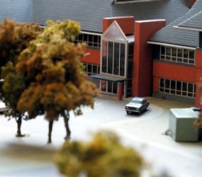 Model of main entrance showing much smaller canopy than was built