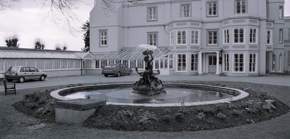 Fountain in front of Old Manor Hospital